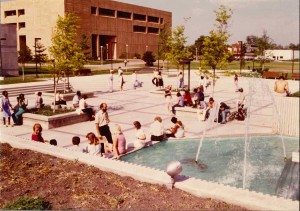 Fountain Scene Outside of Library, 1985. Courtesy of Calumet Regional Archives, IU Northwest.